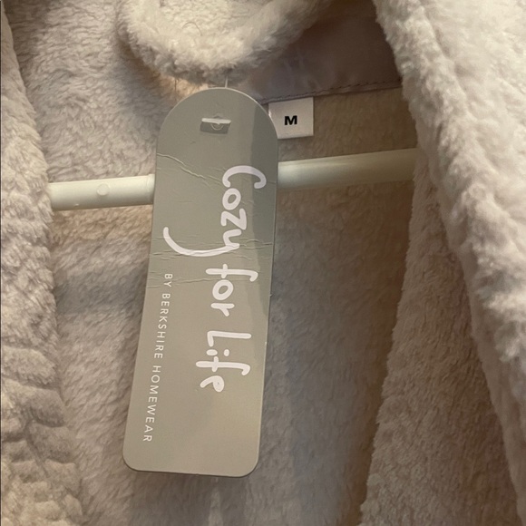 Cream Textured Robe - Picture 2 of 3